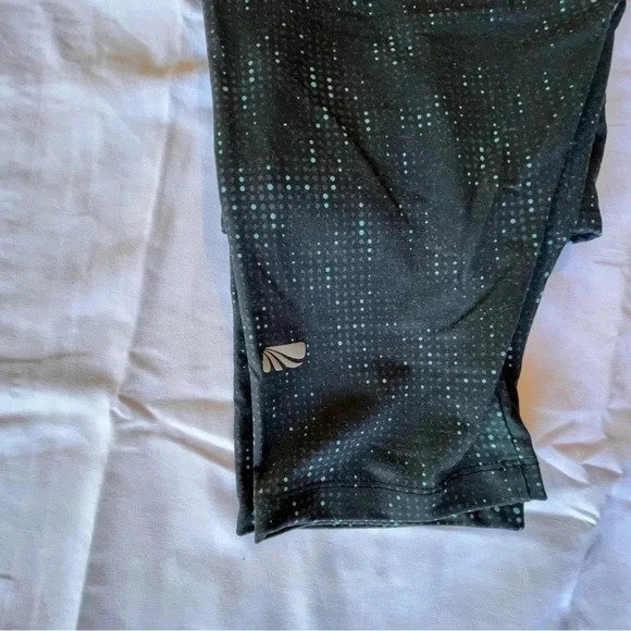 Marika Tec Capri Leggings - Large - Picture 3 of 4